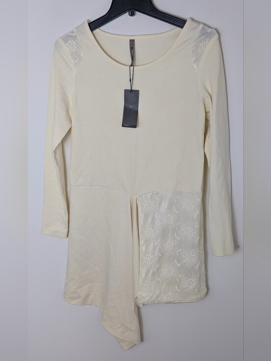 honey egg Dresses & Skirts - Honey Egg Asymmetrical White Lace Mini Dress Size S/M Long Sleeve Side Lace New